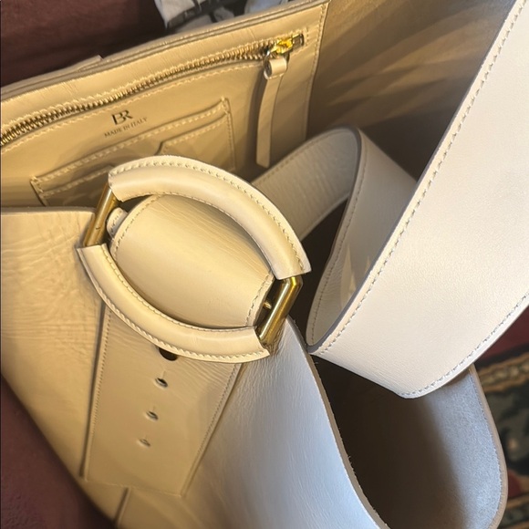 Banana Republic large cream bucket Bag/ tote - Picture 2 of 13